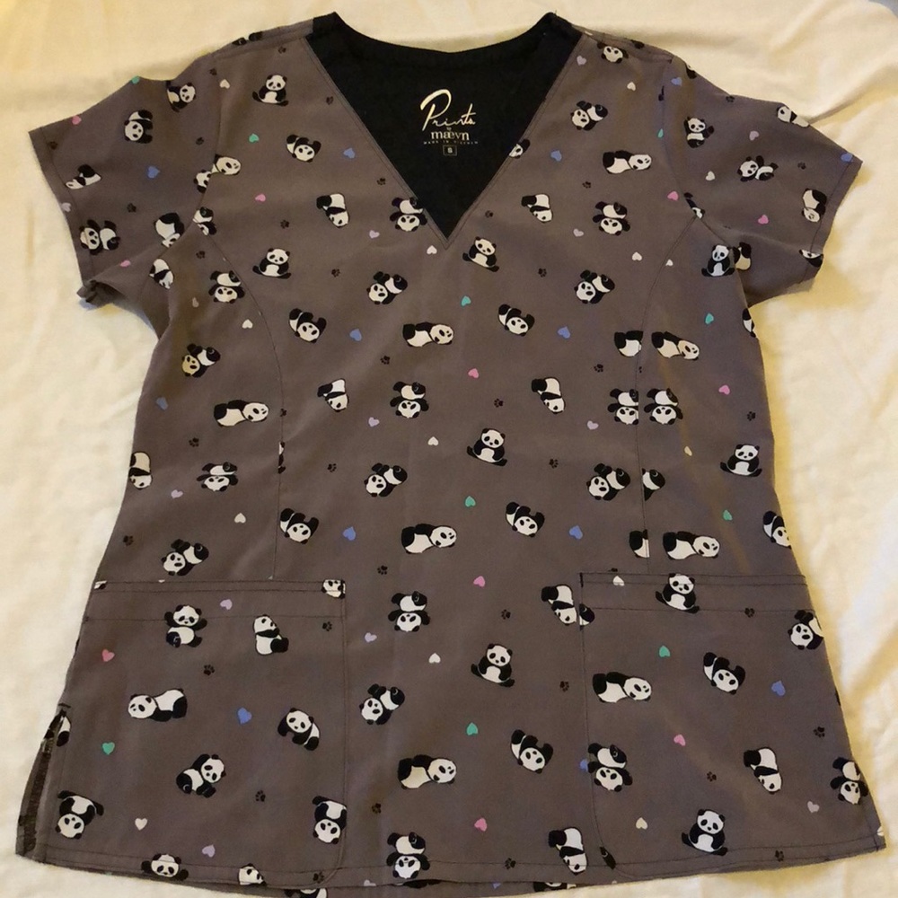 ✨Brand new✨ Panda scrub top 🐼